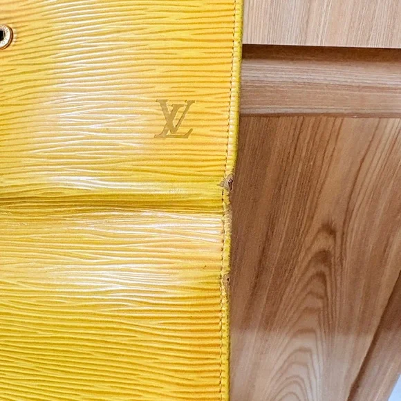 Auth Louis Vuitton Epi kiss-lock long wallet Clutch - Picture 11 of 15